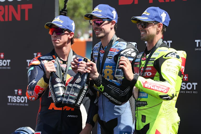 Sprint-Podium in Barcelona (v.l.): Acosta, Marquez, Di Giannantonio