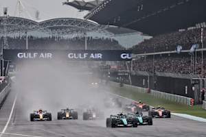 Der Start in Sepang verzögerte sich durch Regen und Software-Probleme