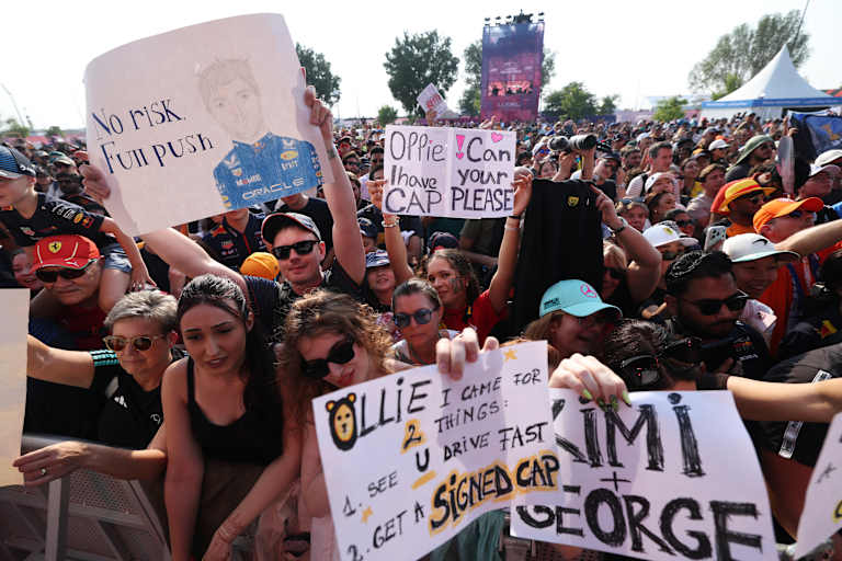 Die F1-Fans zeigen ihre Liebe zum Sport nicht nur an der Strecke
