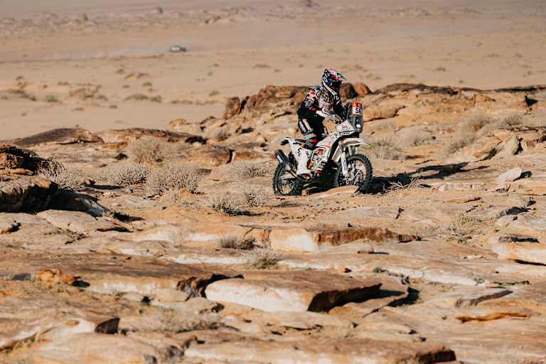 Schotter, Geröll und Felsen lauern auf Etappe 11