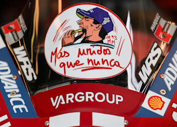 Der verletzte Marc Marquez wurde in Le Mans mit einem Sticker geehrt