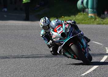 Michael Dunlop dominiert in Cookstown