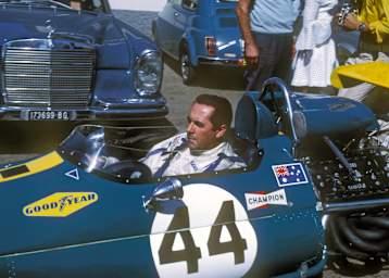 Jack Brabham 1970 mit der 44, mit welcher heute Lewis Hamilton siegt