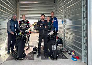 Lucy Michel (re.) mit Adela Ourednickova 