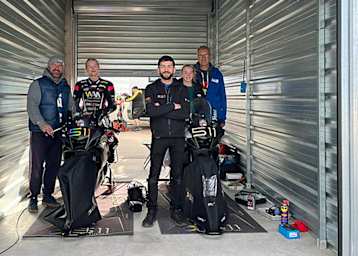 Lucy Michel (re.) mit Adela Ourednickova 