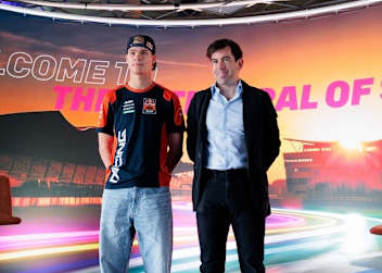 Carlos Ezpeleta mit Collin Veijer