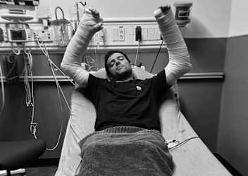 Anthony Bourdon brach sich in den USA beide Arme