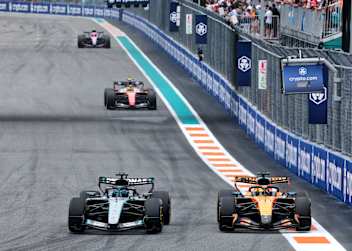 Mercedes gegen McLaren