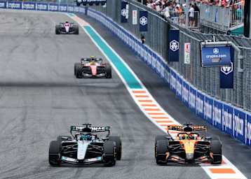 Mercedes gegen McLaren