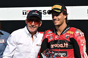 Troy Bayliss (li.) mit Nicolo Bulega