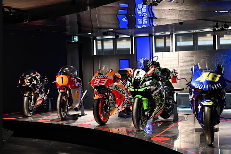 Die Weltmeister-Bikes von Marquez, Rossi, Rea, etc.