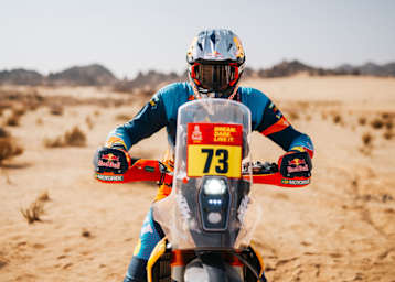 Bei Stopps schauen die meisten Fahrer auch mal aufs Handy