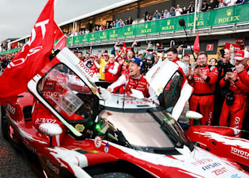 Großer Jubel rund um den Toyota TR010 Hybrid in Imola