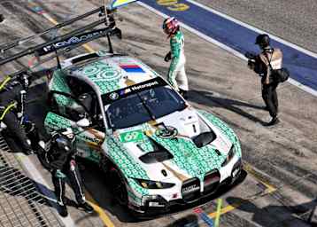 Boxenstopp beim BMW M4 LMGT3 Evo vom Team WRT