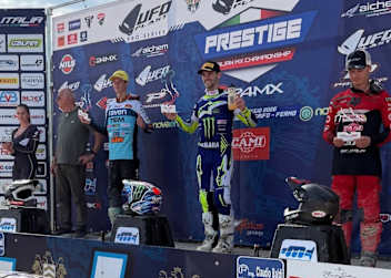 Siegerehrung (v.l.): Jan Pancar, Tim Gajser und Brian Hsu