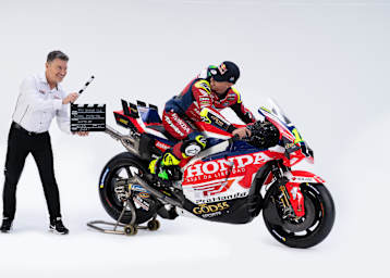 Lucio Cecchinello mit MotoGP-Rookie Diogo Moreira