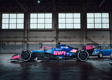 Das Alpine-Team setzt auch 2026 auf die Farben Blau und Rosa