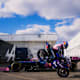 MotoGP-Stars zu Besuch: Jack Miller & Toprak Razgatlioglu im Alpine-F1-Werk