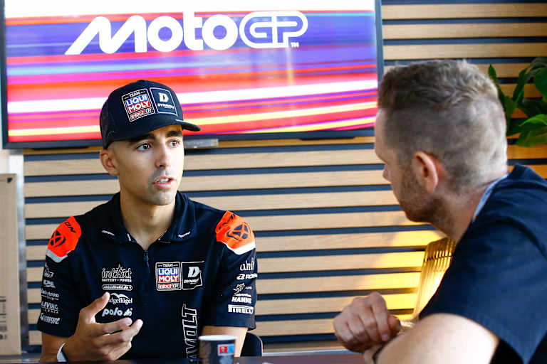 Senna Agius im Gespräch mit SPEEDWEEK.com-Mitarbeiter Sebastian Fränzschky