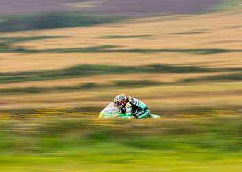 John McGuinness auf dem Weg zum Sieg