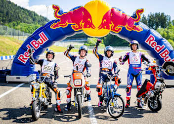Binder, Acosta, Bastianini und Razgatlioglu auf ihren Mopeds