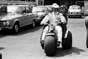 Keke Rosberg mit seinem Manager Ortwin Podlech