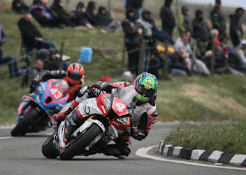 Die Superstock-Motorräder bleiben am Dienstag in den Garagen