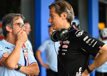 Aprilia-Racing-Boss Massimo Rivola (re.) mit Trackhouse-Teammanager Brivio