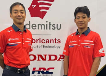 Honda-Asia-Teammanager Aoyama (li.) mit Ersatzpilot Kiattisak Singhapong