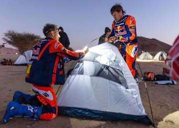 Die Nacht im Marathon-Biwak ist ungemütlich