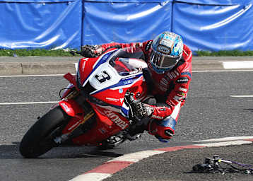 Dean Harrison steht bei den Superbikes auf der Pole-Position