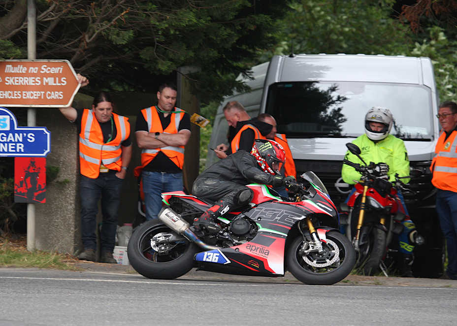 John O’Donovan knapp vor seinem verhängnisvollen Sturz beim Skerries 100