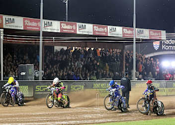 Um 19 Uhr schnellt das Startband in Vojens in die Höhe