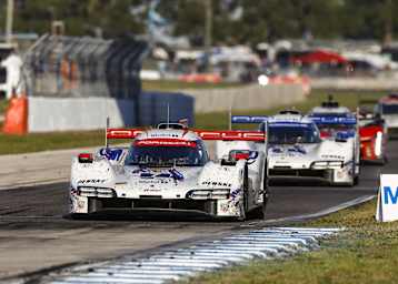 Die beiden Werks-Porsche 963 bei den 12h Sebring