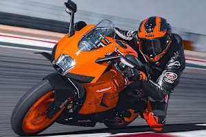 Mit Anleihen bei der großen Schwester 990 RC R: KTM 450 RC für China-Markt