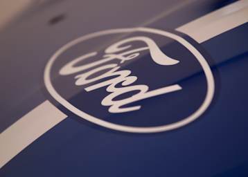 Der berühmte Ford-Schriftzug