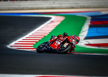 Nicolo Bulega startet ins Ducati Race of Champions von Pole