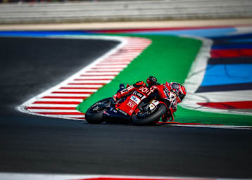 Nicolo Bulega startet ins Ducati Race of Champions von Pole