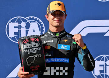 Lando Norris mit dem Pole-Position-Award