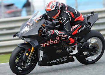 Iker Lecuona auf der neuen Ducati Panigale V4R