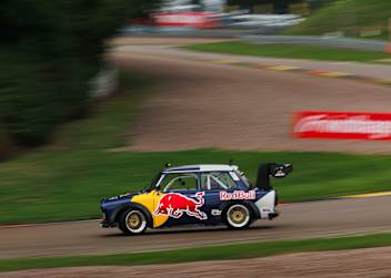 Red Bull Driftbrother Elias Hountondji zeigte eine starke Show im Trabi