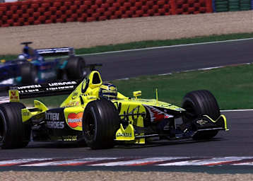 Heinz-Harald Frentzen im 2001er Jordan mit Hai-Zähnen