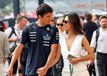 Alex Albon und Lily Muni He haben sich verlobt