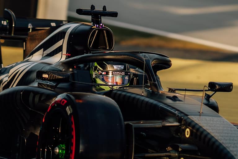 Sergio Perez im neuen Cadillac-Ferrari