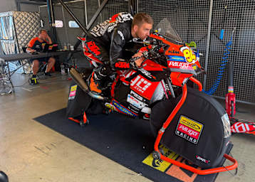 Luca Grünwald auf der KTM 990 RC R