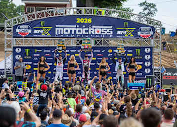 Jett Lawrence gewann in Southwick vor Hunter Lawrence und Haiden Deegan