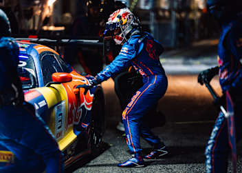 Max Verstappen geht an die Arbeit