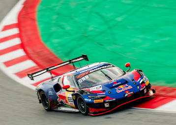 Sieg vom Red Bull Ferrari in Barcelona