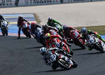 Marcel Schrötter (vorne) kam in der Supersport-WM nicht mehr unter