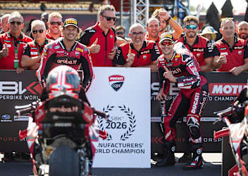 Ducati holte mit Bulega (li.) und Lecuona vorzeitig den Hersteller-WM-Titel